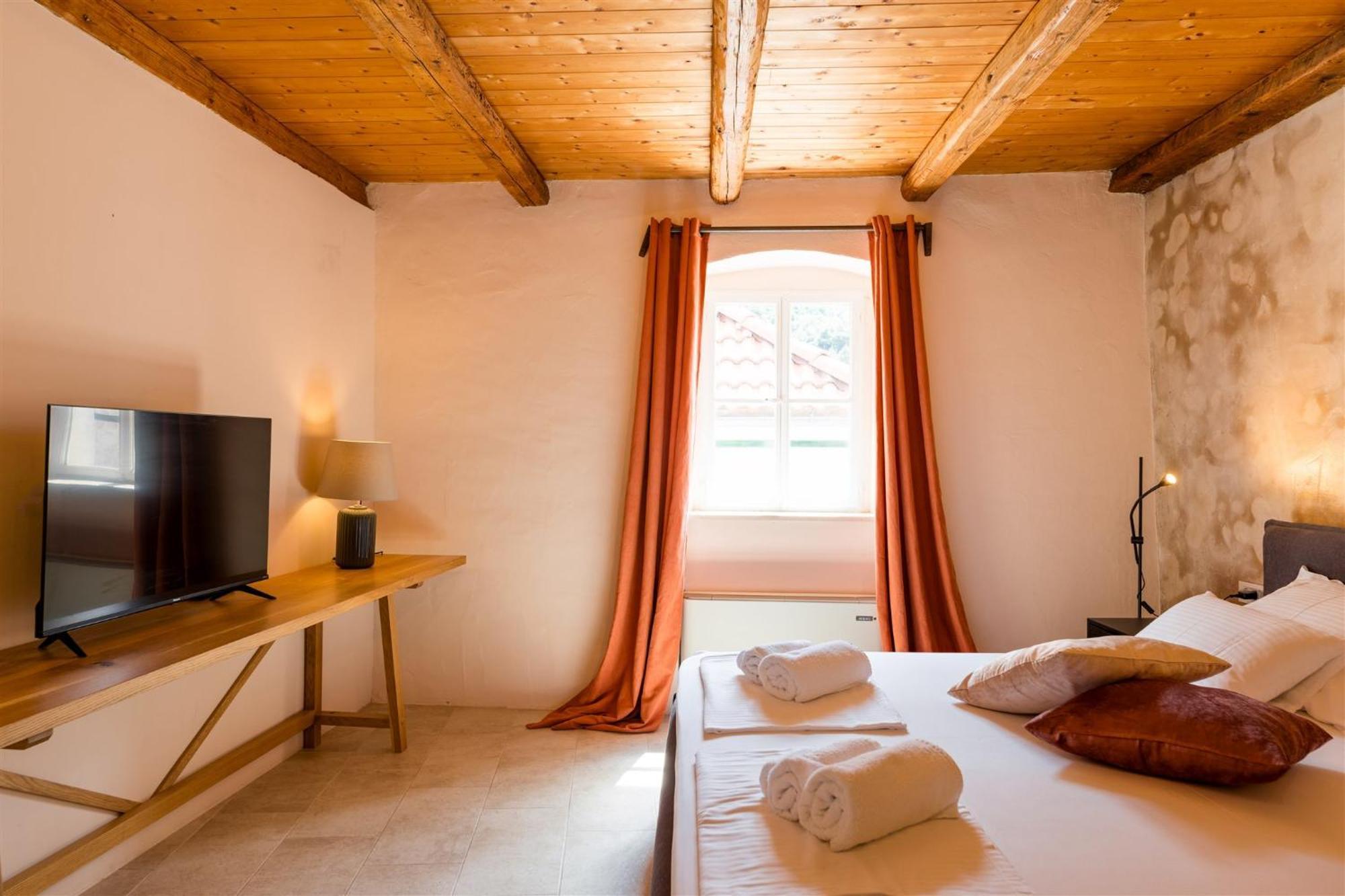Dvor Pitve Villas Jelsa  Rom bilde